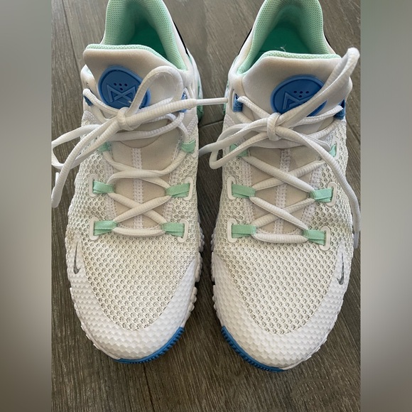 Women’s  Free Metcon 4 'White Mint Foam' - Picture 2 of 8